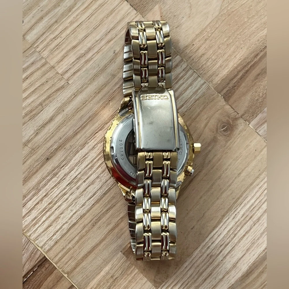 Seiko Kinetic Automatic Men’s Watch Gold-Tone Dial, Case, Bracelet, Date Window